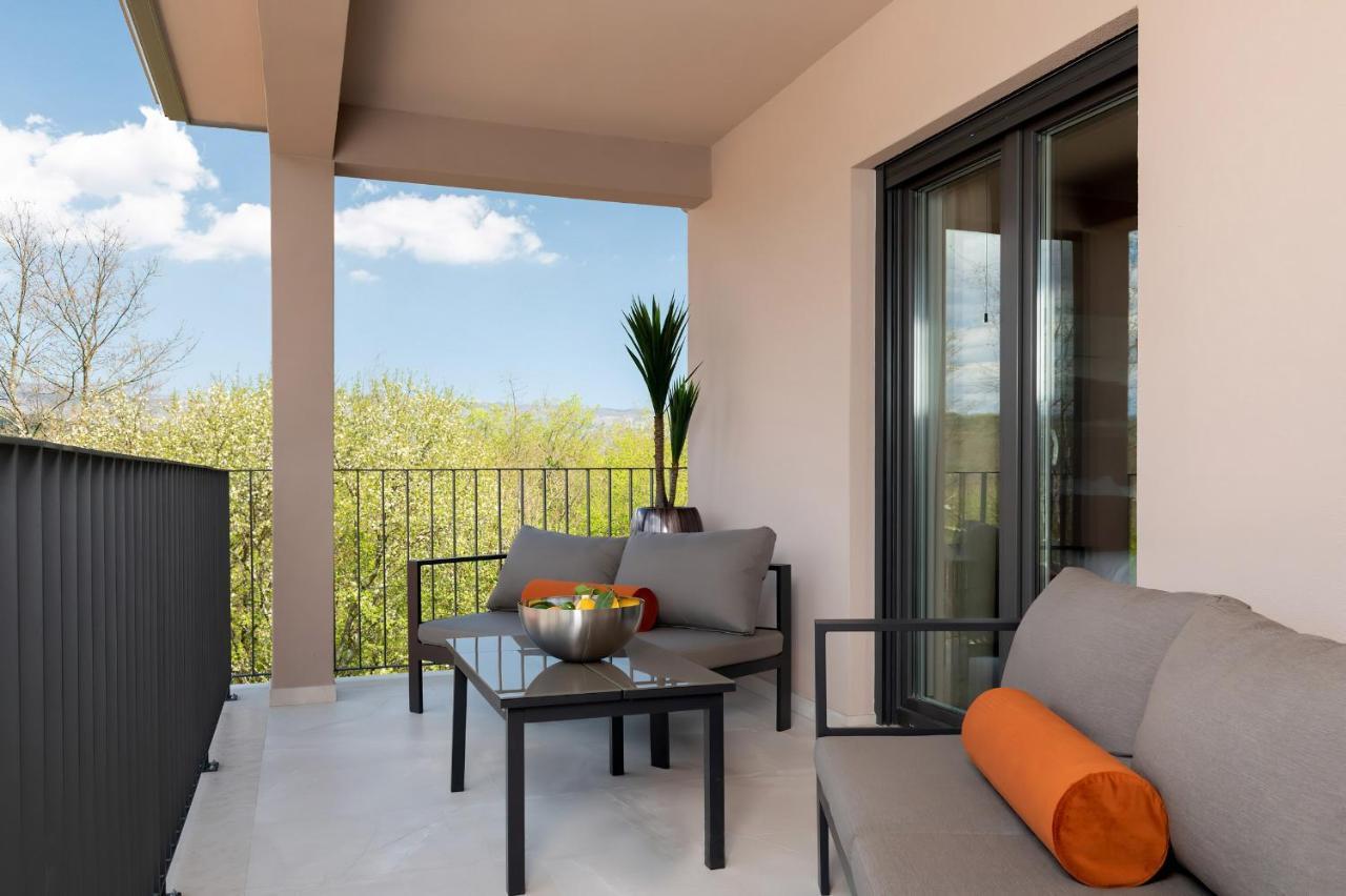 Luxury Villa Santa Cruz With Xl Pool And Jacuzzi Potpican Exterior photo