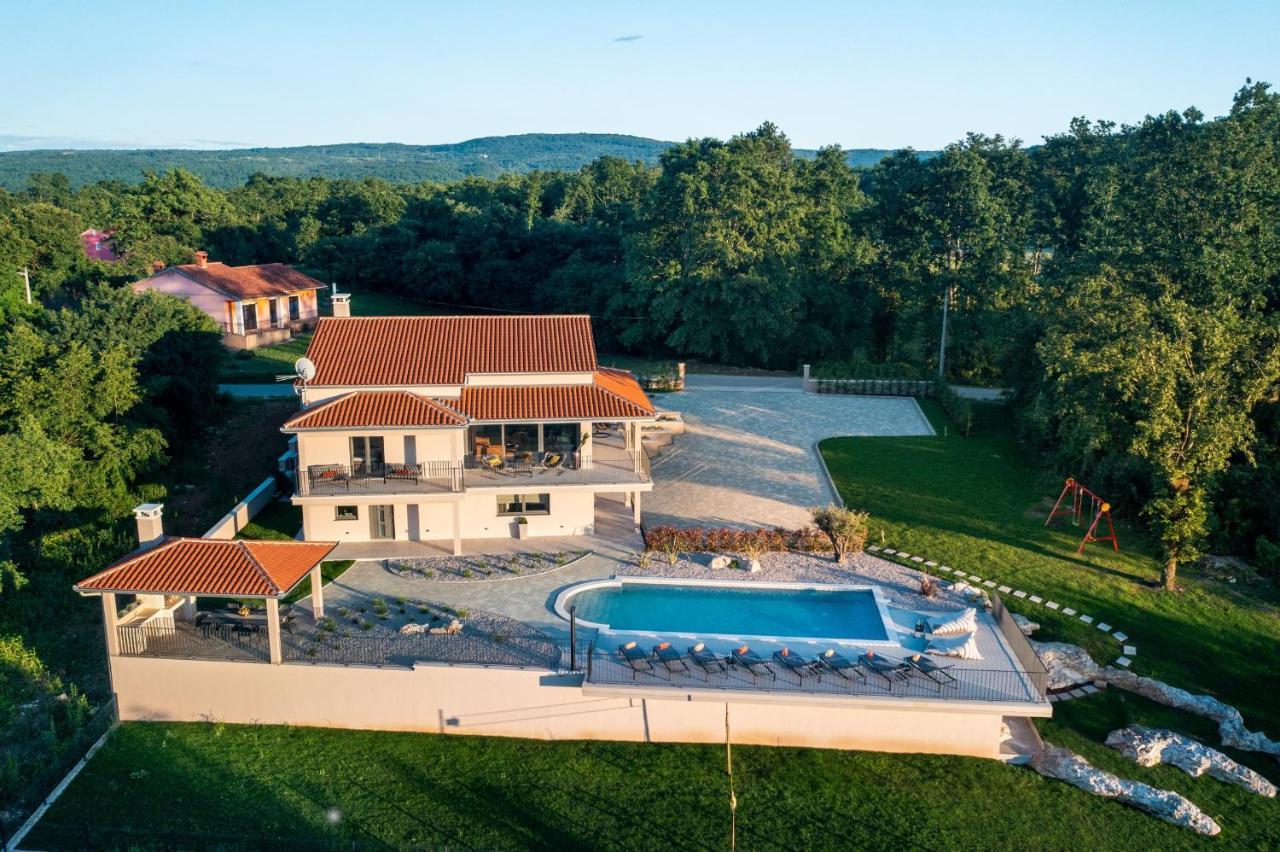 Luxury Villa Santa Cruz With Xl Pool And Jacuzzi Potpican Exterior photo